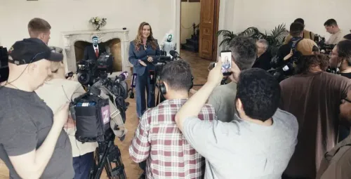 1 news Wedding of humanoid robots held for the first time in Moscow.webp